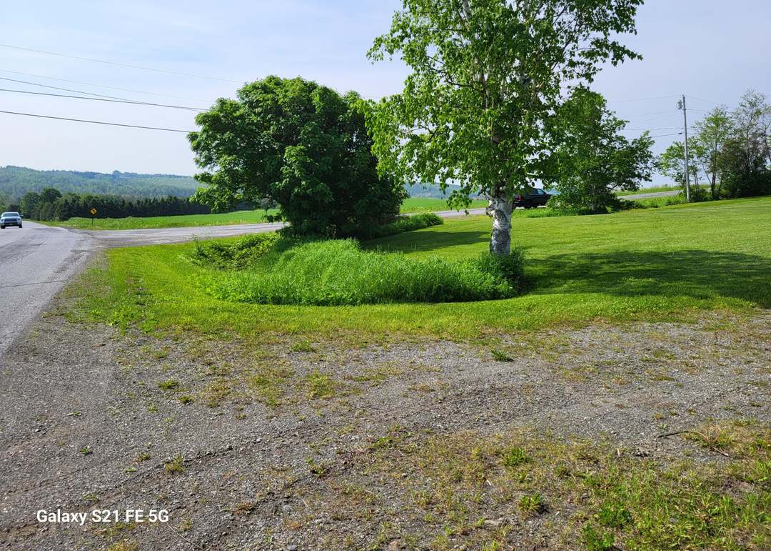 147 Lake Rd, Van Buren, ME 04785