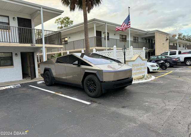 Property at 1508 Virginia Ave #103, Daytona Beach, FL 32114, 2 beds, 2 baths