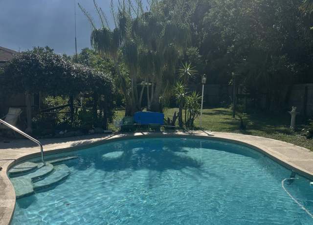 Property at 13037 Loblolly Ln N, Jacksonville, FL 32246, 4 beds, 2.5 baths