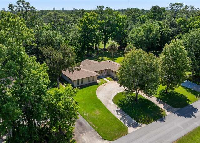 Property at 10 Timber Trl, Ormond Beach, FL 32174, 3 beds, 2.5 baths