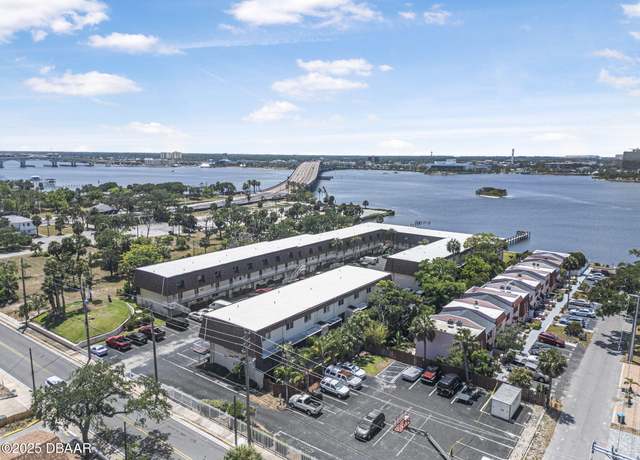 Property at 144 S Halifax Ave #3, Daytona Beach, FL 32118, 2 beds, 1 bath