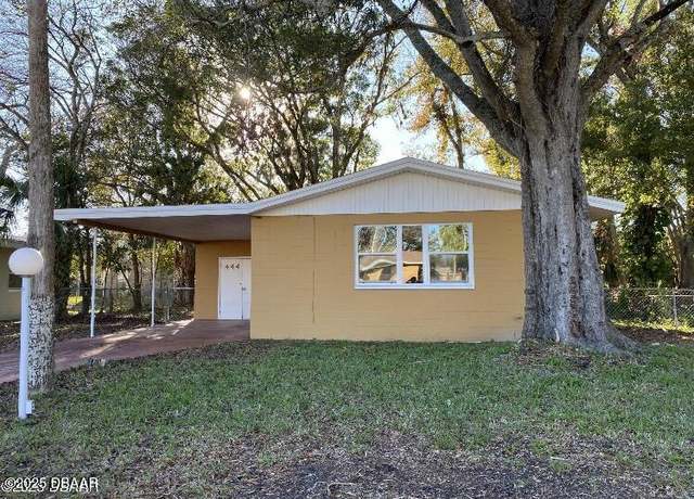 Property at 444 S Caroline St, Daytona Beach, FL 32114, 3 beds, 1.5 baths