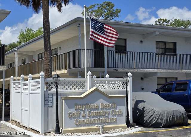 Property at 1504 Virginia Ave #202, Daytona Beach, FL 32114, 2 beds, 2 baths