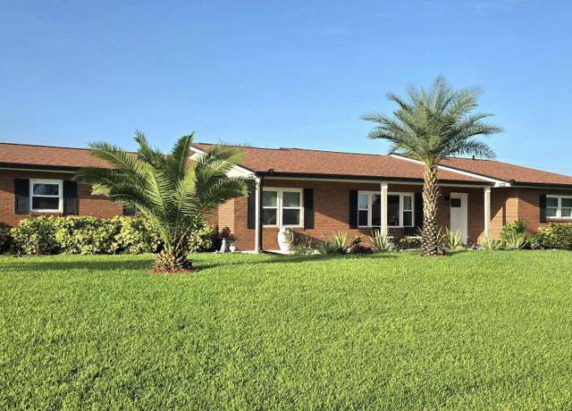 Property at 4 Seafarers Dr, Ormond Beach, FL 32176, 3 beds, 2 baths