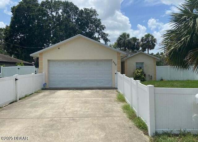 Property at 526 Fulton St, Daytona Beach, FL 32114, 3 beds, 2 baths