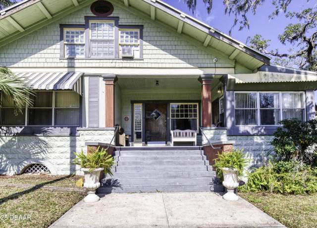 Property at 204 South St, Daytona Beach, FL 32114, 7 beds, 5.5 baths