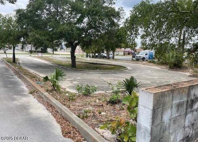 Property at 223 Ridgewood Ave, Holly Hill, FL 32117