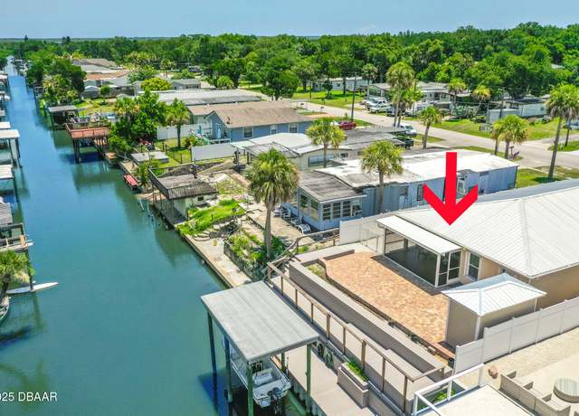 Property at 139 Douglas St, Edgewater, FL 32141, 3 beds, 2 baths