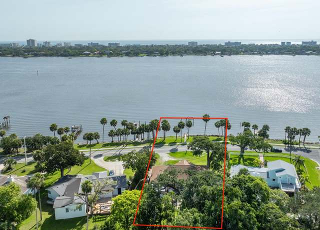 Property at 410 S Beach St, Ormond Beach, FL 32174, 3 beds, 2.5 baths