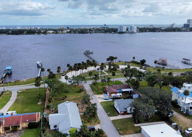 Property at 103 Park Cir, Holly Hill, FL 32117, 2 beds, 3 baths