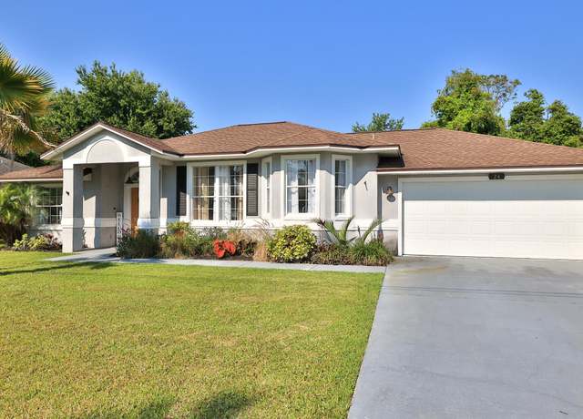 Property at 24 Roxton Ln, Palm Coast, FL 32164, 3 beds, 2 baths