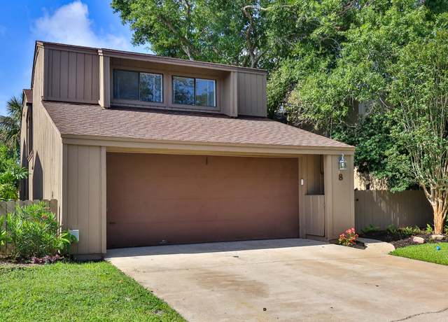 Property at 8 Fox Run Trl, Ormond Beach, FL 32174, 3 beds, 2.5 baths