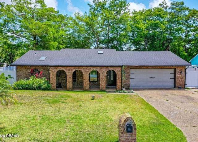 Property at 32 Twin River Dr, Ormond Beach, FL 32174, 2 beds, 2.5 baths