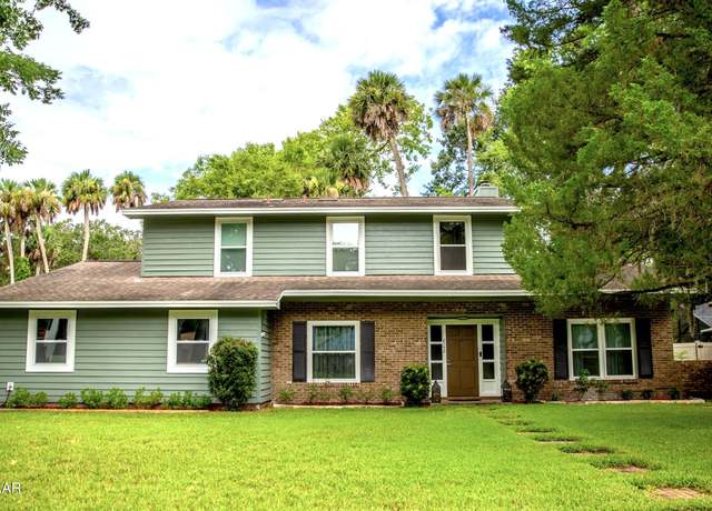 Property at 808 Banbury Dr, Port Orange, FL 32129, 4 beds, 2.5 baths