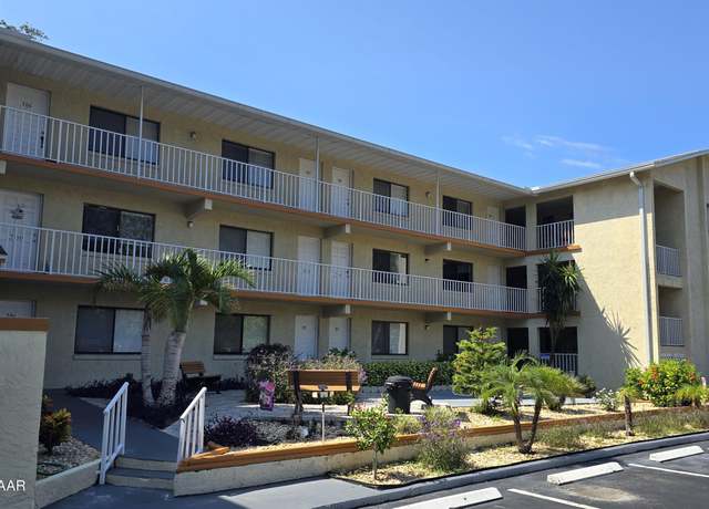 Property at 633 S Palmetto Ave #202, Daytona Beach, FL 32114, 2 beds, 2 baths