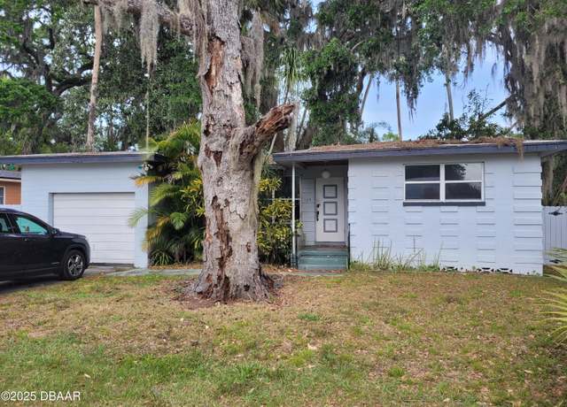 Property at 125 Oakwood Dr, Daytona Beach, FL 32117, 3 beds, 2 baths