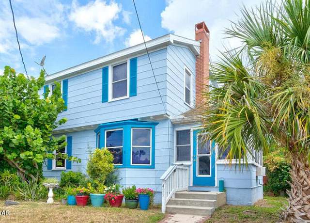 Property at 425 Wisteria Rd, Daytona Beach, FL 32118, 3 beds, 2.5 baths