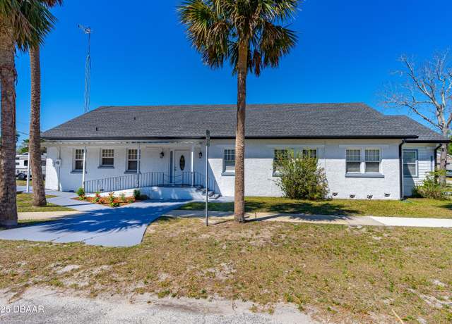 Property at 700 Daytona Ave, Daytona Beach, FL 32117, 7 beds, 2.5 baths