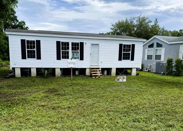 Property at 1367 Vine St, Daytona Beach, FL 32117, 3 beds, 2 baths