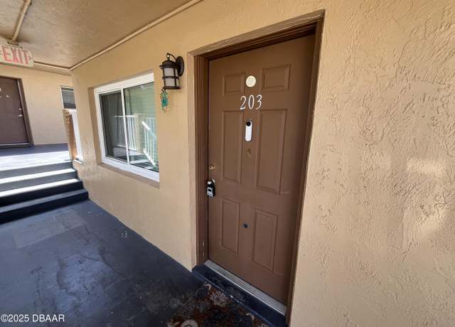 Property at 411 N Halifax Ave #203, Daytona Beach, FL 32118, 2 beds, 1 bath