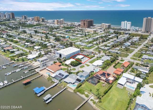 Property at 2 Talo Cir, Port Orange, FL 32127, 3 beds, 1.5 baths
