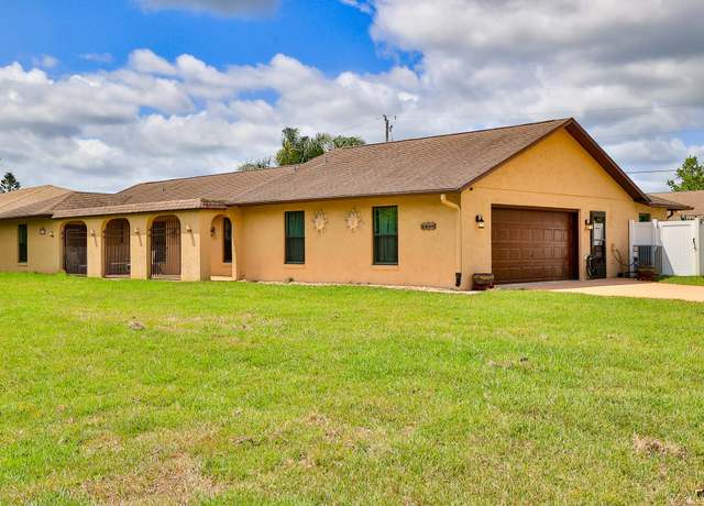 Property at 2504 Sabal Palm Dr, Edgewater, FL 32141, 3 beds, 3 baths