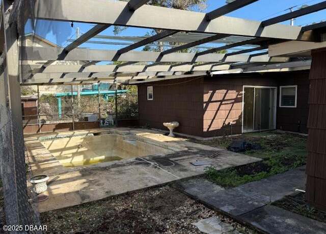 Property at 1032 Riverside Dr, Daytona Beach, FL 32117, 3 beds, 2 baths