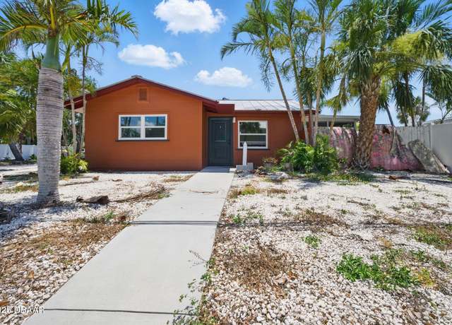 Property at 305 20th Ave, Indian Rocks Beach, FL 33785, 2 beds, 1 bath