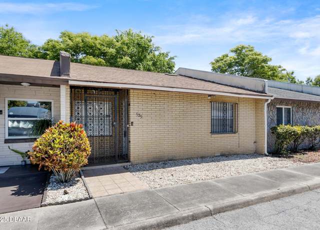 Property at 939 E Millard Ct, Daytona Beach, FL 32117, 2 beds, 1.5 baths