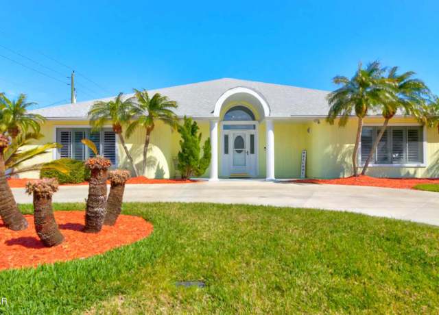Property at 1 Cloverdale Ct S, Palm Coast, FL 32137, 4 beds, 2.5 baths