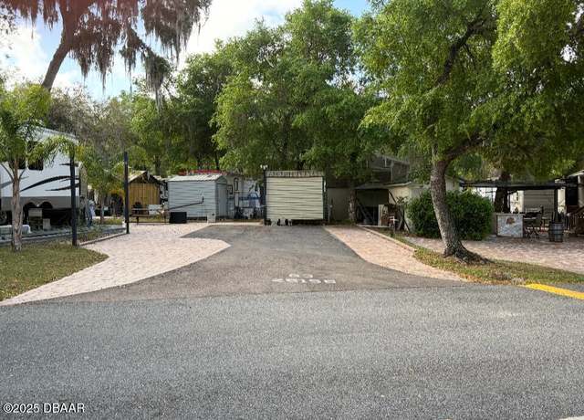 Property at 25156 NE 143rd Lot 83 Pl, Salt Springs, FL 32134