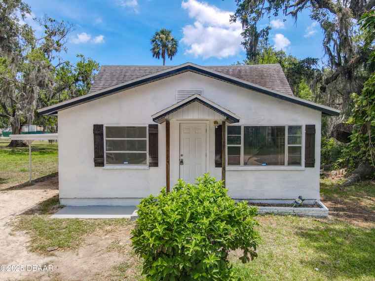 Photo of 611 Marion St Daytona Beach, FL 32114