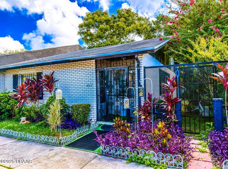 Photo of 927 E Millard Ct Daytona Beach, FL 32117