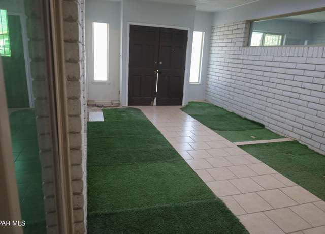 Property at 9674 Stonehaven Dr, El Paso, TX 79925, 5 beds, 3 baths