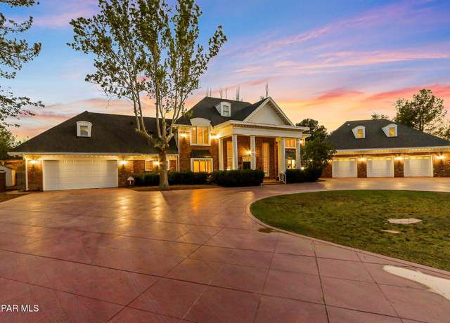 Property at 624 Mount Cristo Rey Ln, El Paso, TX 79922, 7 beds, 8 baths