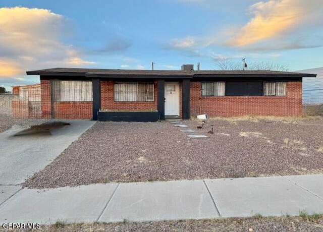 Property at 10101 Chinaberry Dr, El Paso, TX 79925, 5 beds, 2 baths