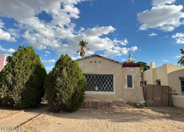 Property at 3928 Trowbridge Dr, El Paso, TX 79903, 2 beds, 1 bath
