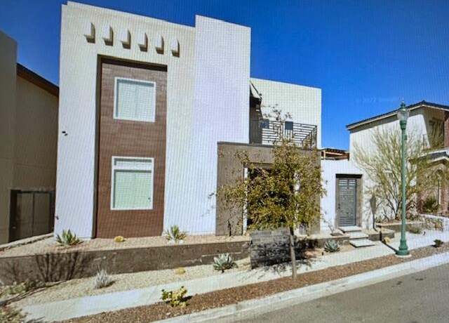 Property at 521 S Festival Dr, El Paso, TX 79912, 3 beds, 3 baths