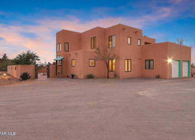 Property at 4941 Horse Creek Ln, El Paso, TX 79938, 3 beds, 2.5 baths