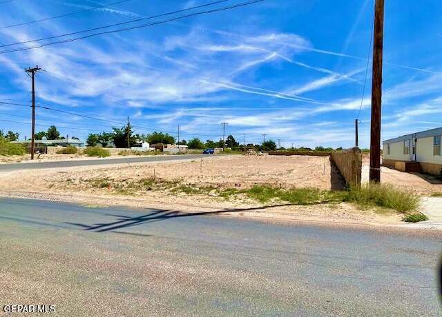 Property at 901 Linwood Dr, El Paso, TX 79928
