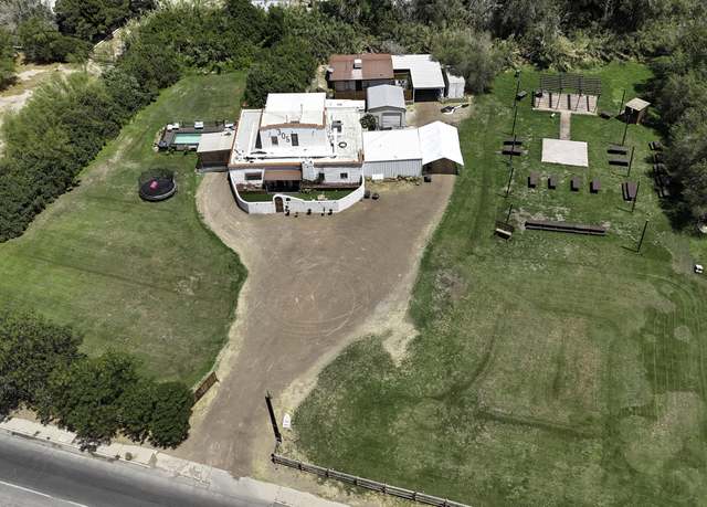 Property at 305 N Carolina Dr, El Paso, TX 79915, 5 beds, 4 baths