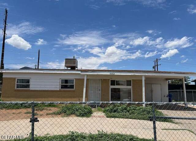 Property at 10313 Rushing Rd, El Paso, TX 79924, 3 beds, 1 bath