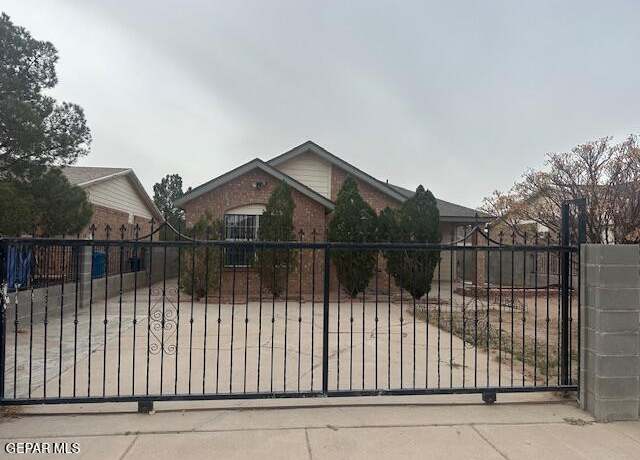 Property at 10380 Valle Rico Dr, Socorro, TX 79927, 3 beds, 2 baths
