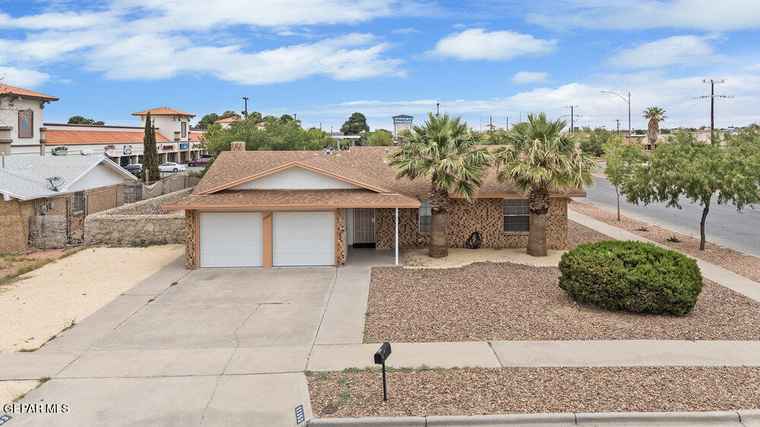 Photo of 11353 Bunky Henry Ln El Paso, TX 79936