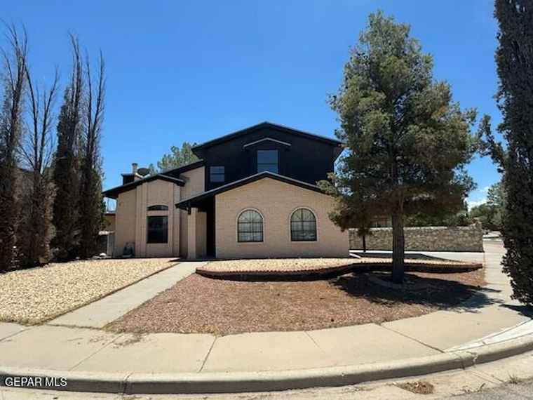 Photo of 1718 Challenger Ln El Paso, TX 79936