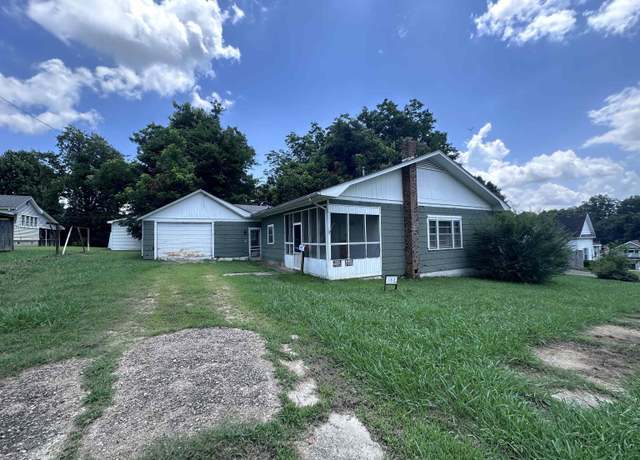Property at 162 S 10th Ave, Piggott, AR 72454, 3 beds, 2 baths