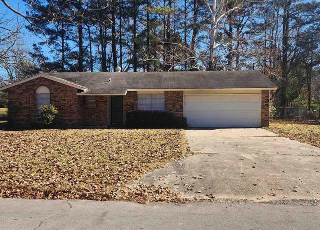 Property at 2401 Taft St, Pine Bluff, AR 71603, 3 beds, 2 baths