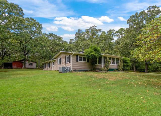 Property at 484 Pittman Rd, Hot Springs, AR 71913, 3 beds, 2 baths