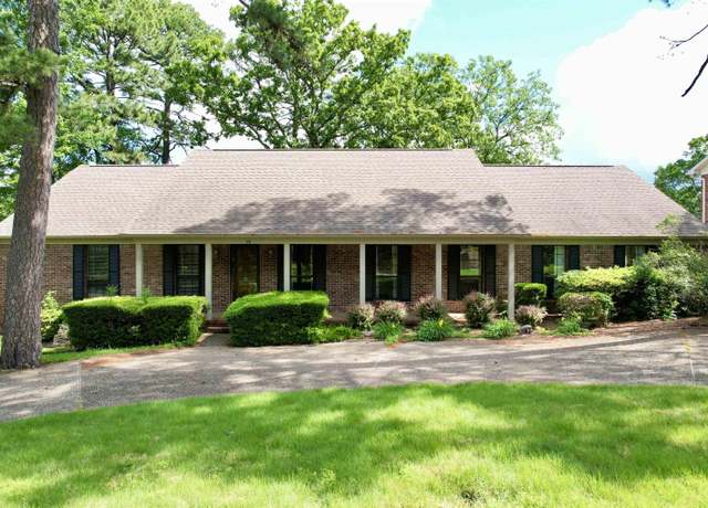 Property at 38 Saint Andrews Dr, Little Rock, AR 72212, 5 beds, 3.5 baths