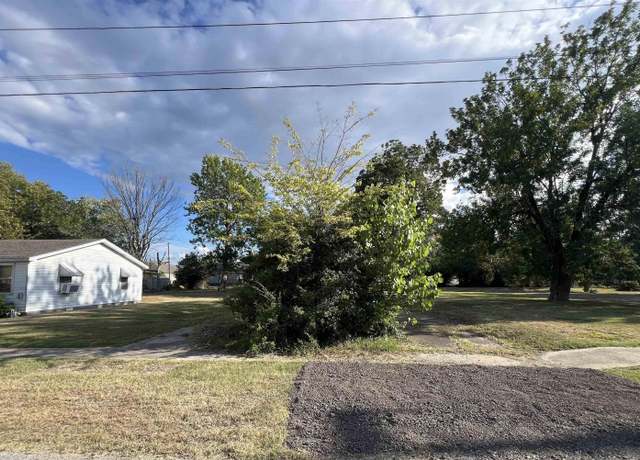 Property at 528 E Emerson St, Paragould, AR 72450